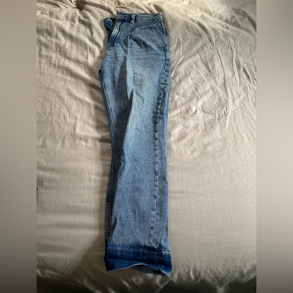 Size 6 American Eagle Mom Jean